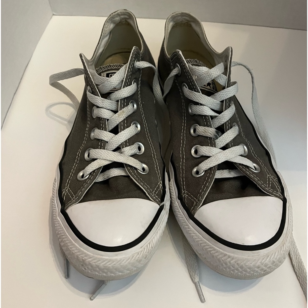 Grey converse